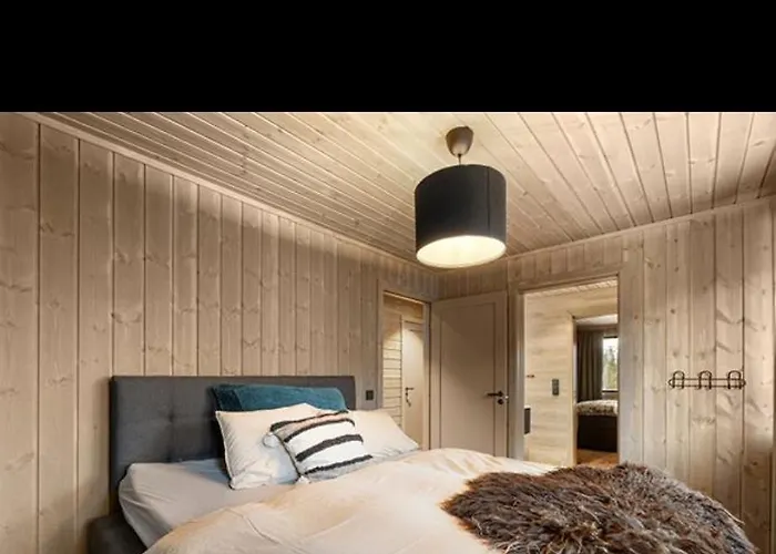 Flott Stor Rett Ved Golfbane , Skianlegg Og Semesterbostad *